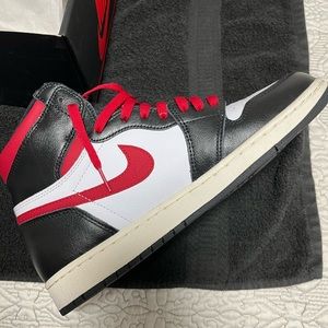 Jordan 1s black white and red size 10.5 like new worn 2x with box and receipt